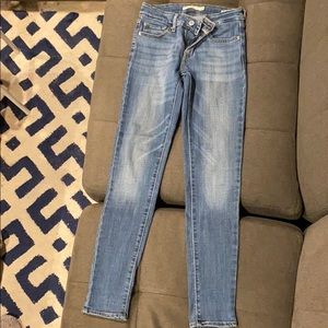 Levi’s 711 Skinny Jeans